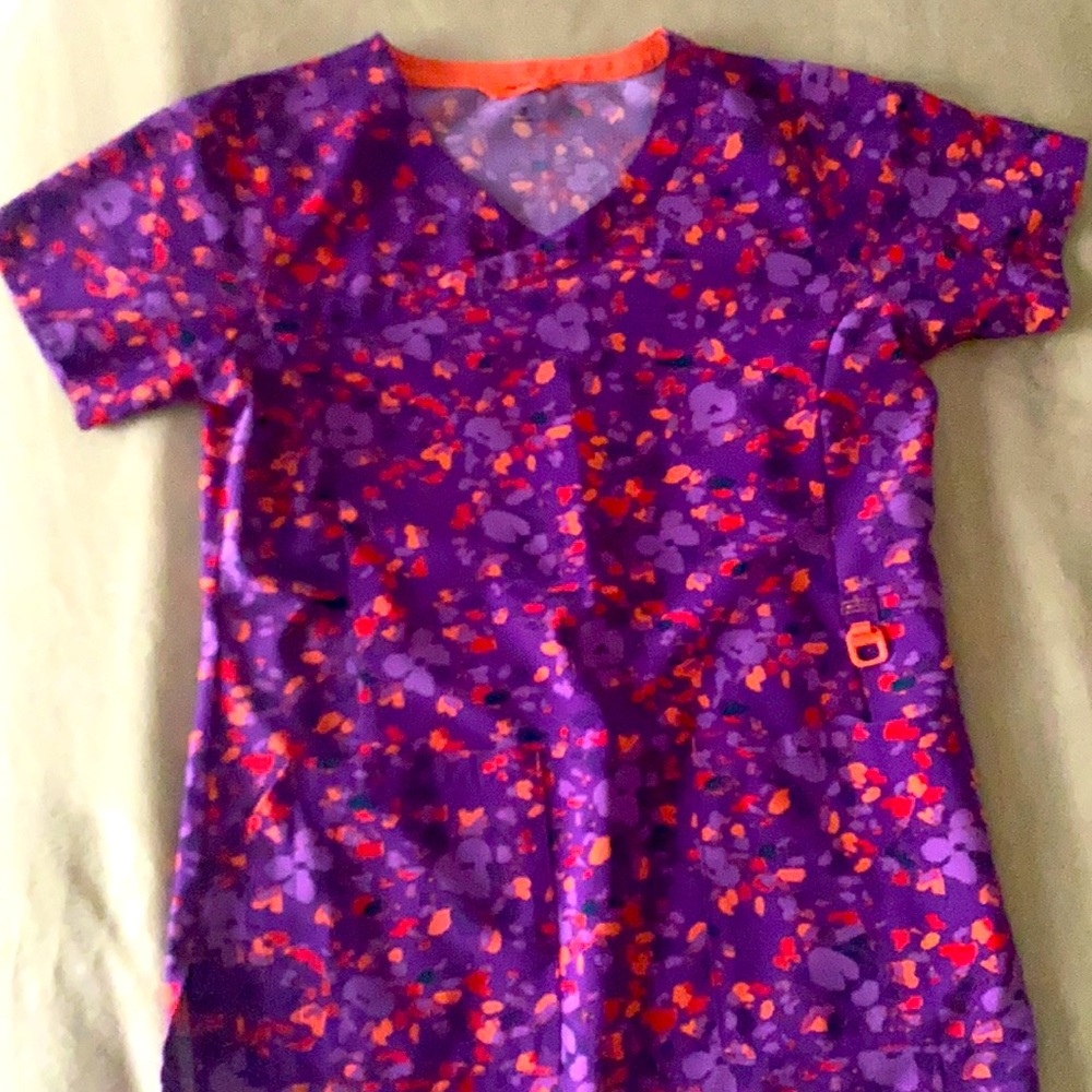 Carhartt scrub top
